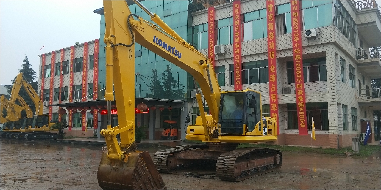 小松挖掘机PC240LC-8M0